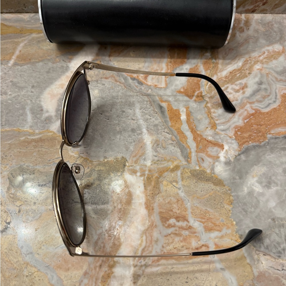 Bvlgari Women's Sunglasses with Black and Gold Frame - Picture 5 of 6